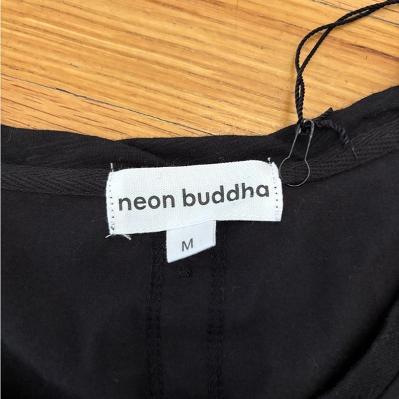 NWT Neon Buddha Women's Black Top Size M - Picture 3 of 4